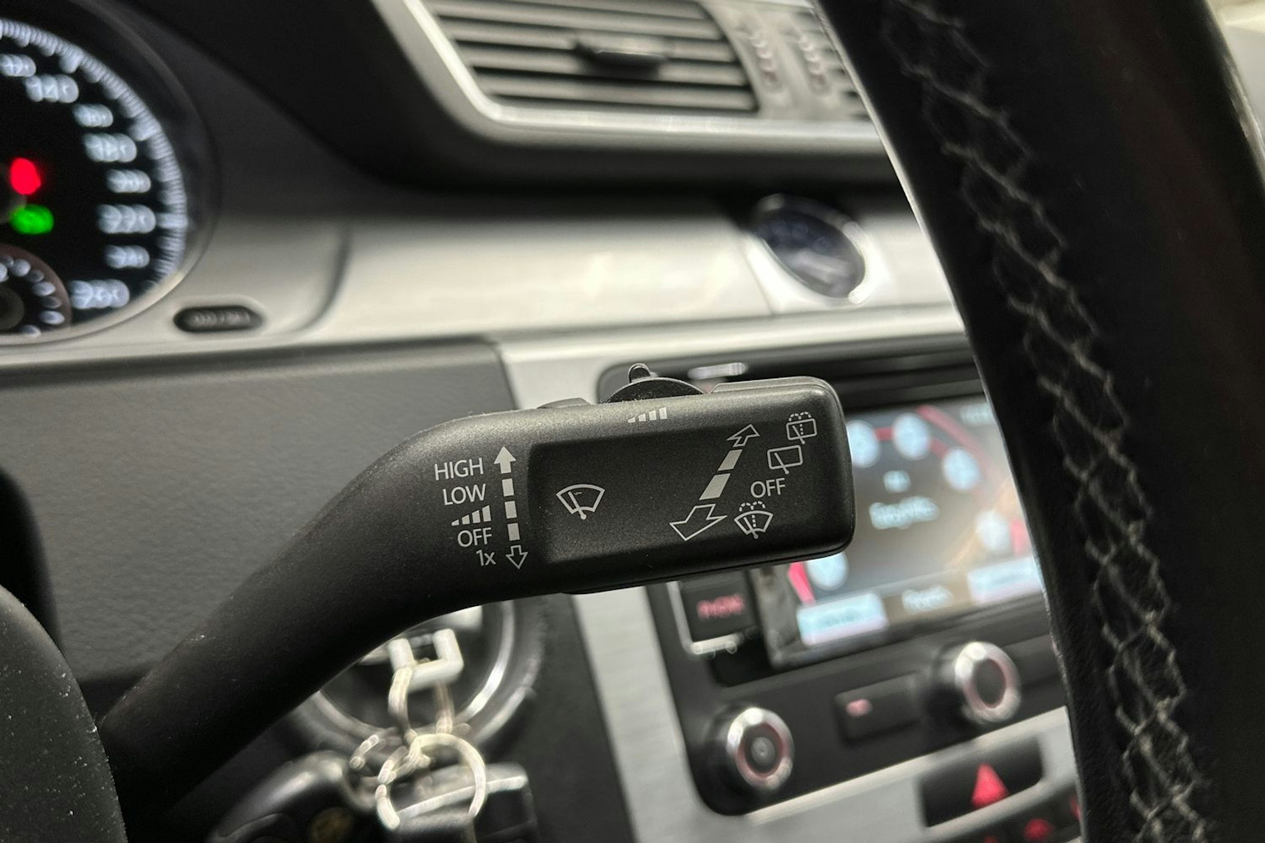 harmaa Volkswagen Passat 2012 kuva 22.