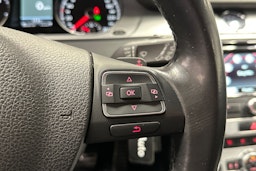 harmaa Volkswagen Passat 2012 kuva 24.
