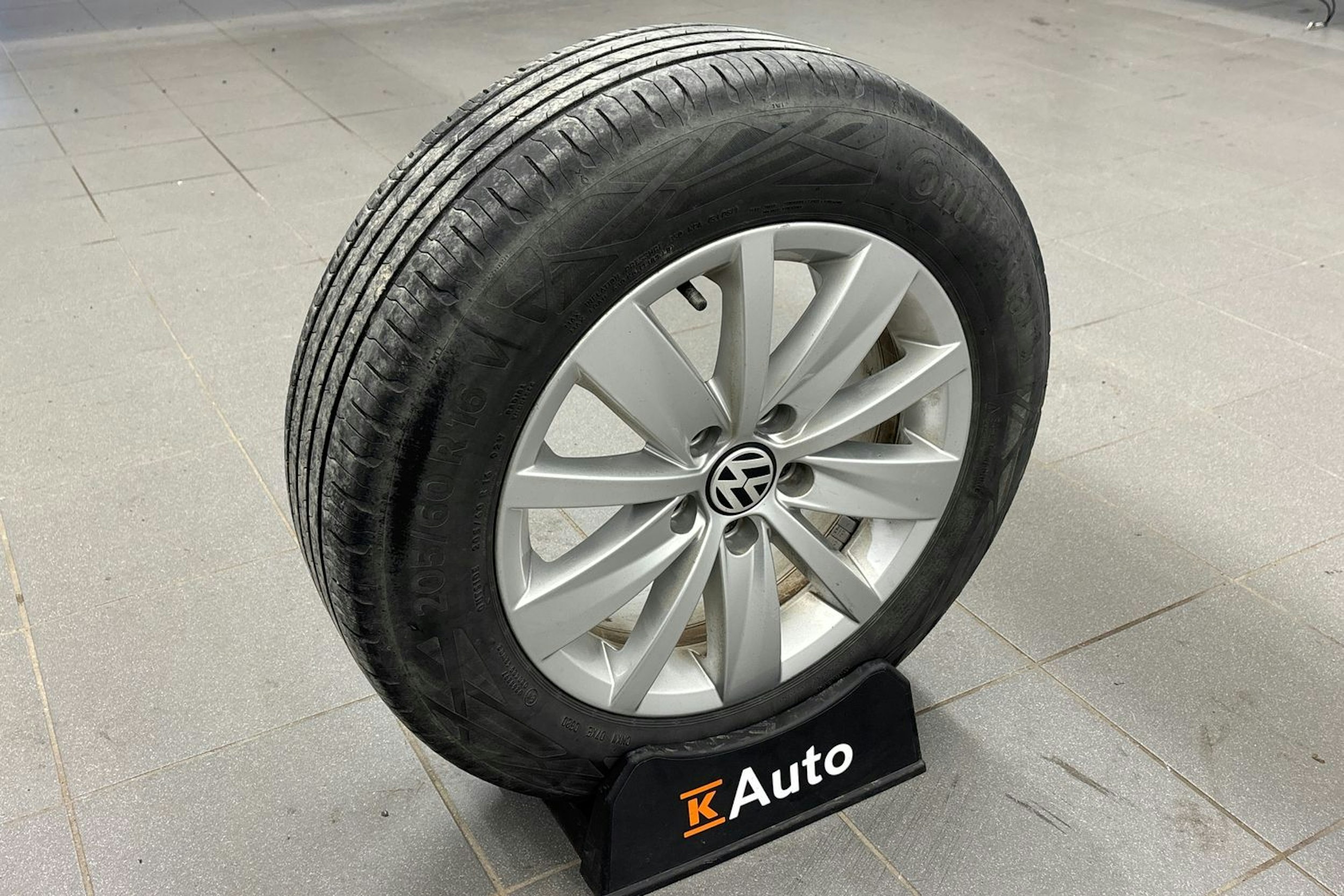 musta Volkswagen Passat 2012 kuva 11.