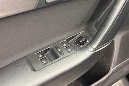 musta Volkswagen Passat 2012 kuva 15.