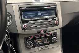 musta Volkswagen Passat 2012 kuva 22.