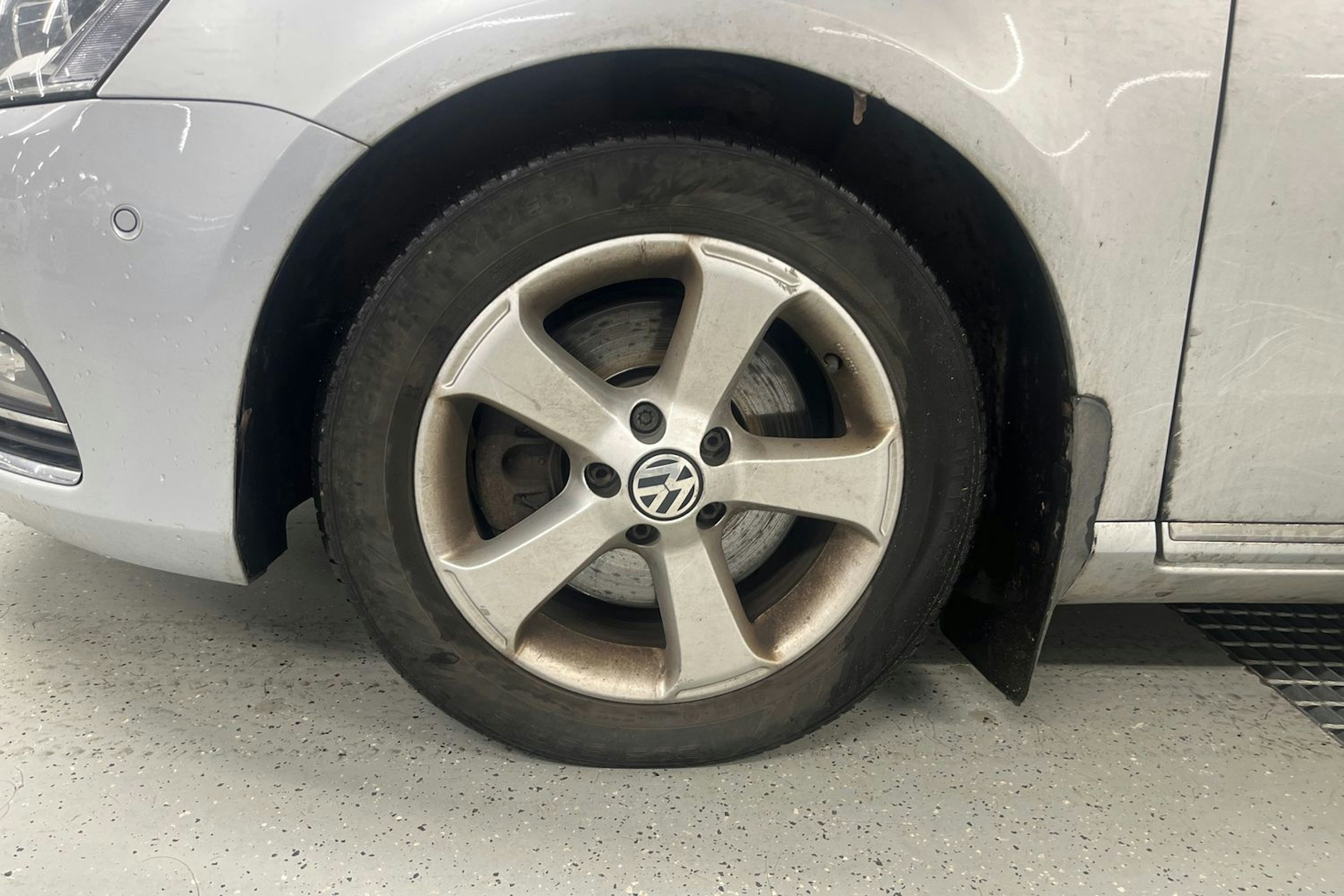 Harmaa Volkswagen PASSAT 2012 kuva 9.