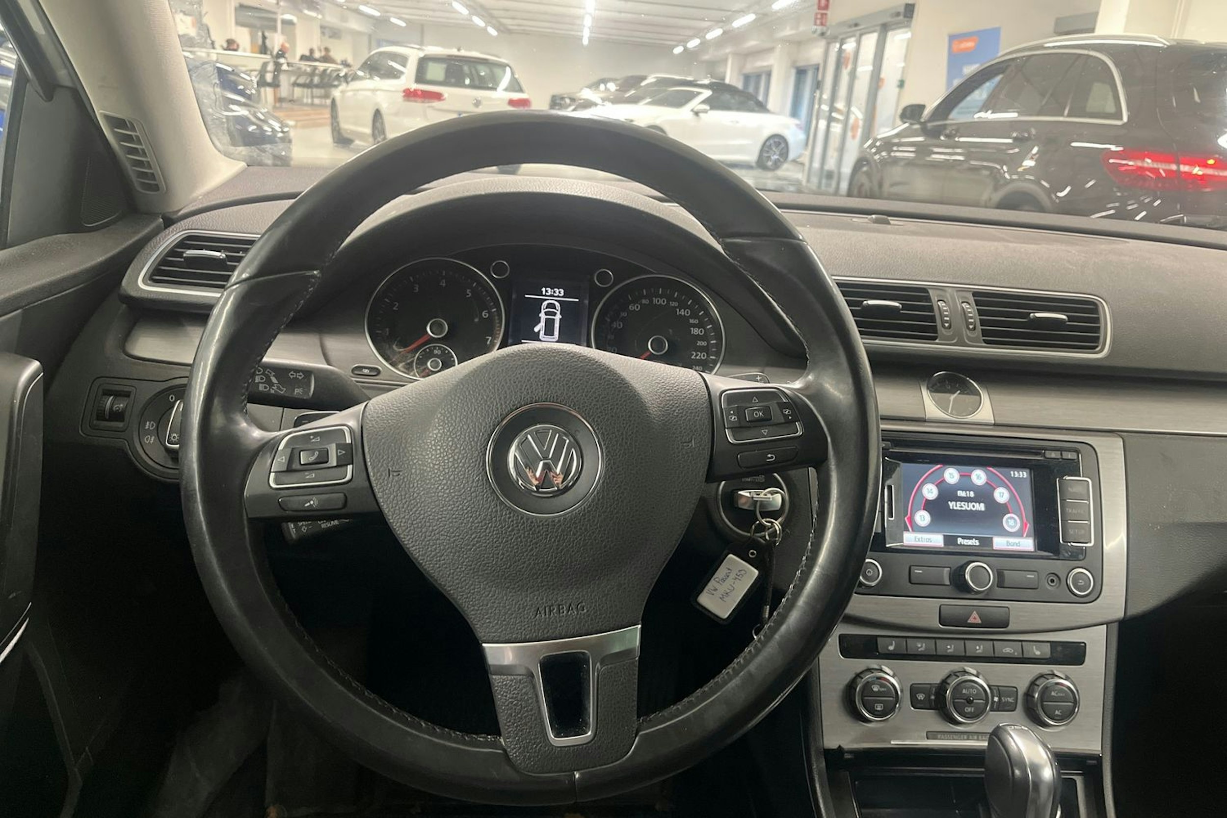 Harmaa Volkswagen PASSAT 2012 kuva 11.