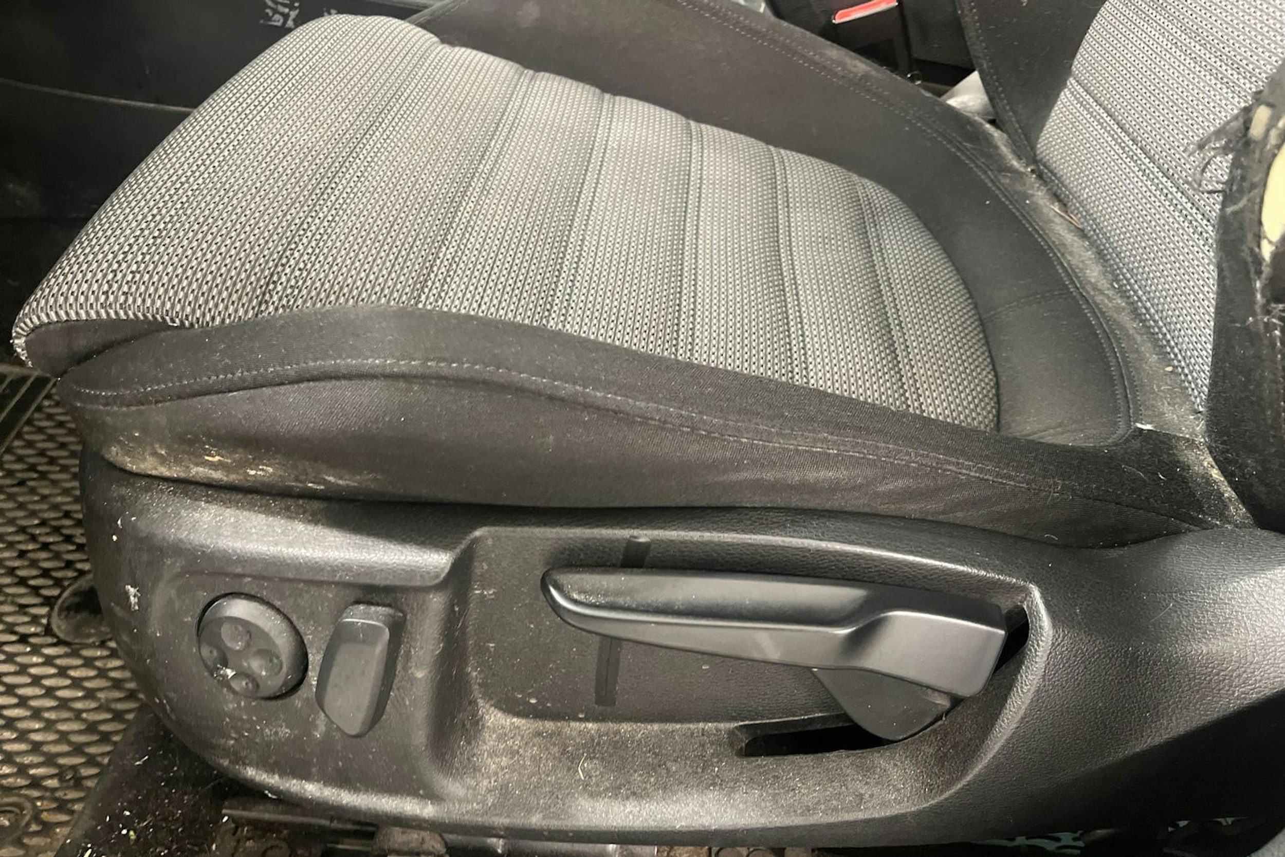 Harmaa Volkswagen PASSAT 2012 kuva 13.