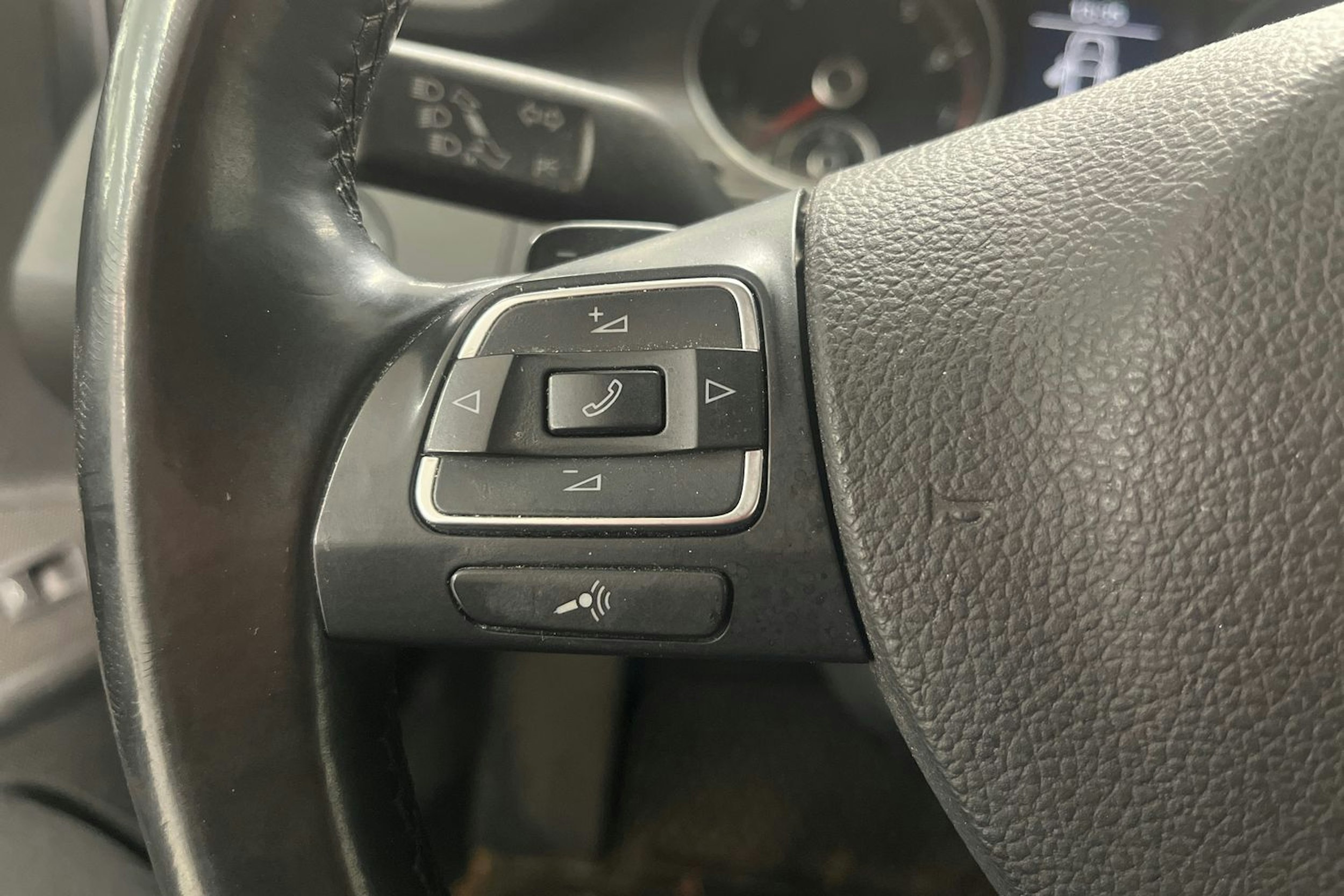 Harmaa Volkswagen PASSAT 2012 kuva 17.