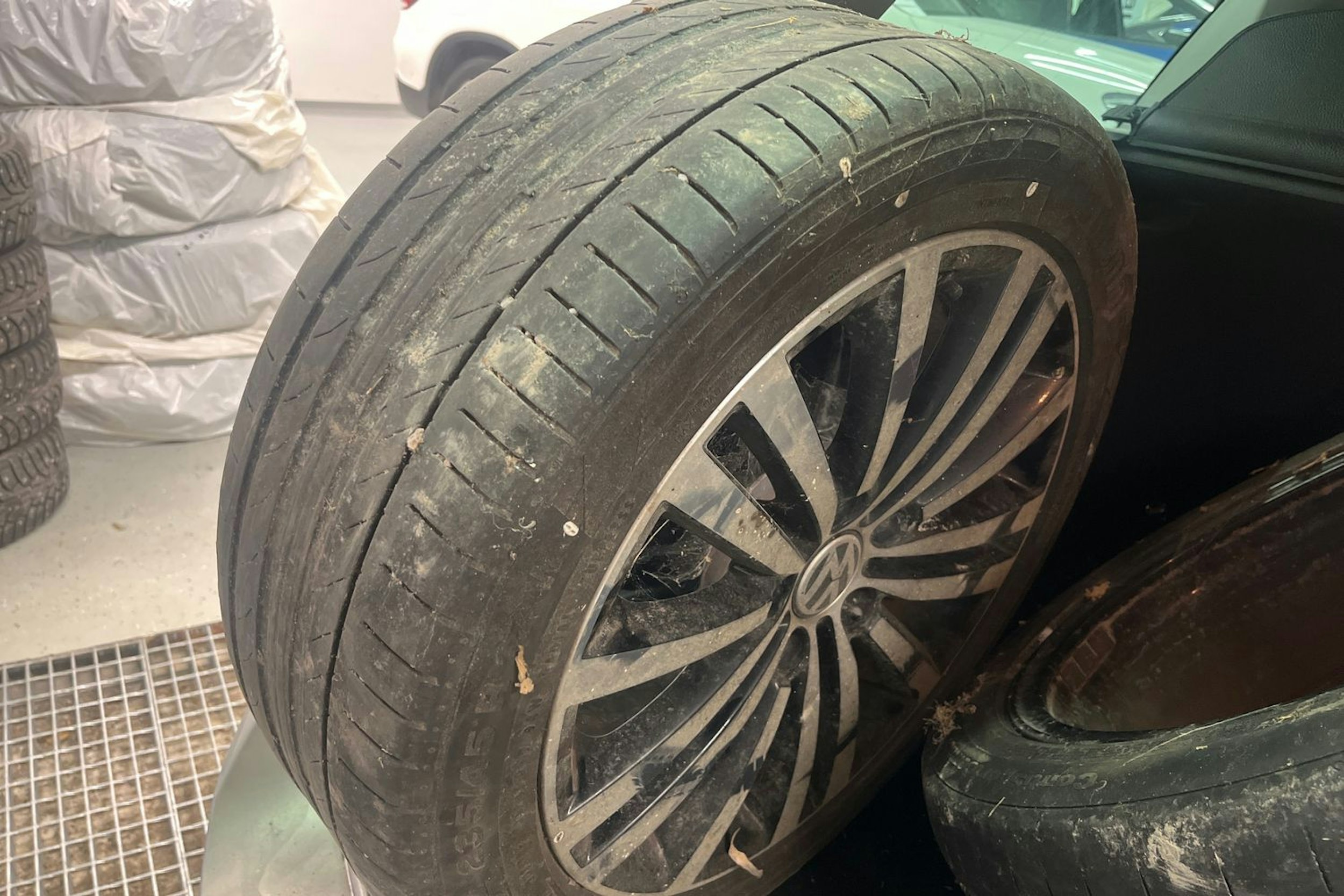 Harmaa Volkswagen PASSAT 2012 kuva 33.