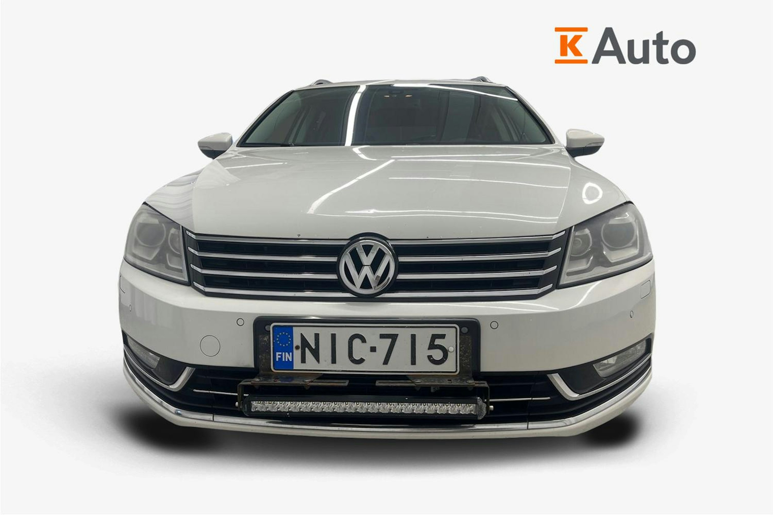 Valkoinen Volkswagen PASSAT 2012 kuva 5.