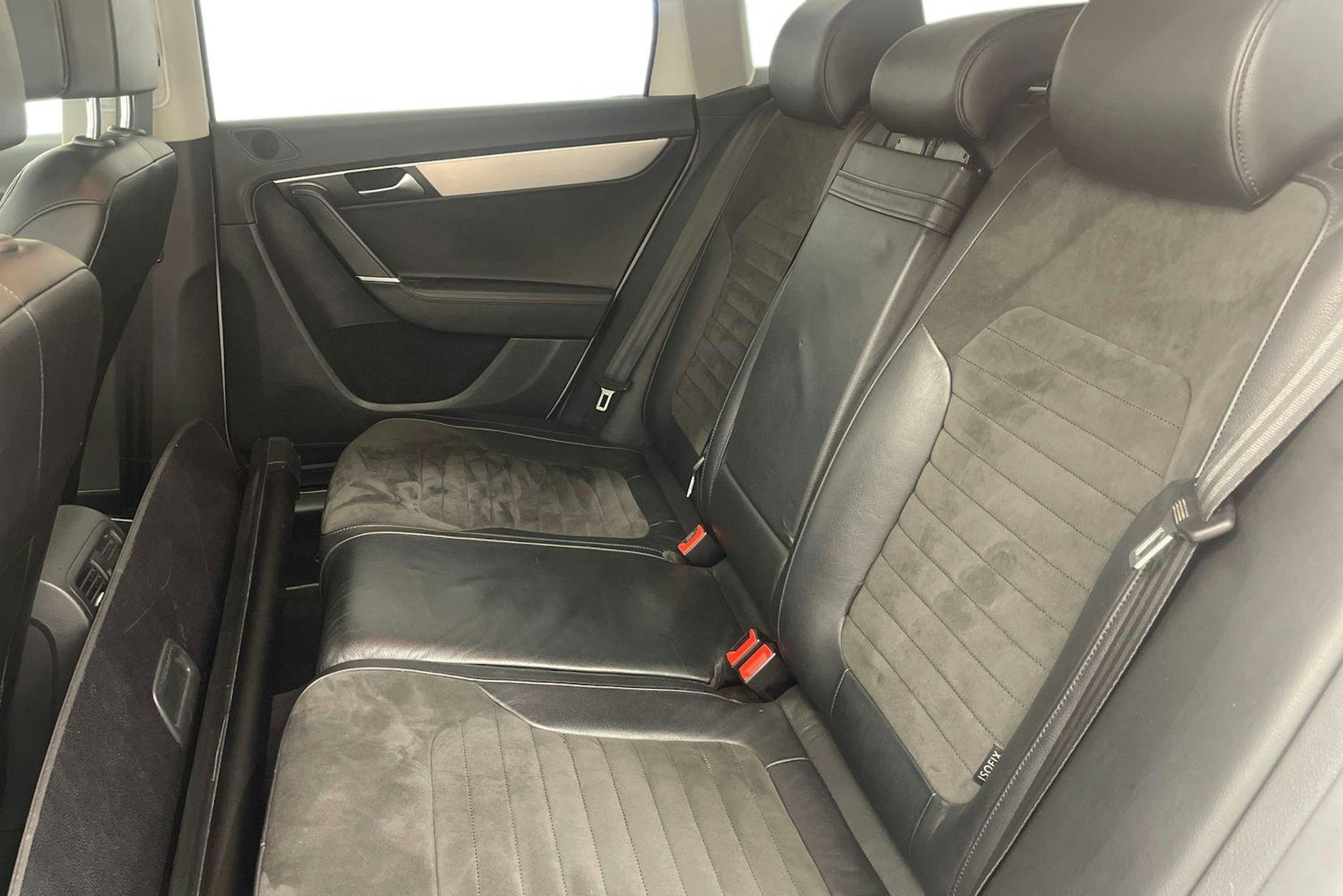 Valkoinen Volkswagen PASSAT 2012 kuva 10.