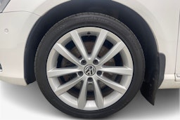 Valkoinen Volkswagen PASSAT 2012 kuva 11.