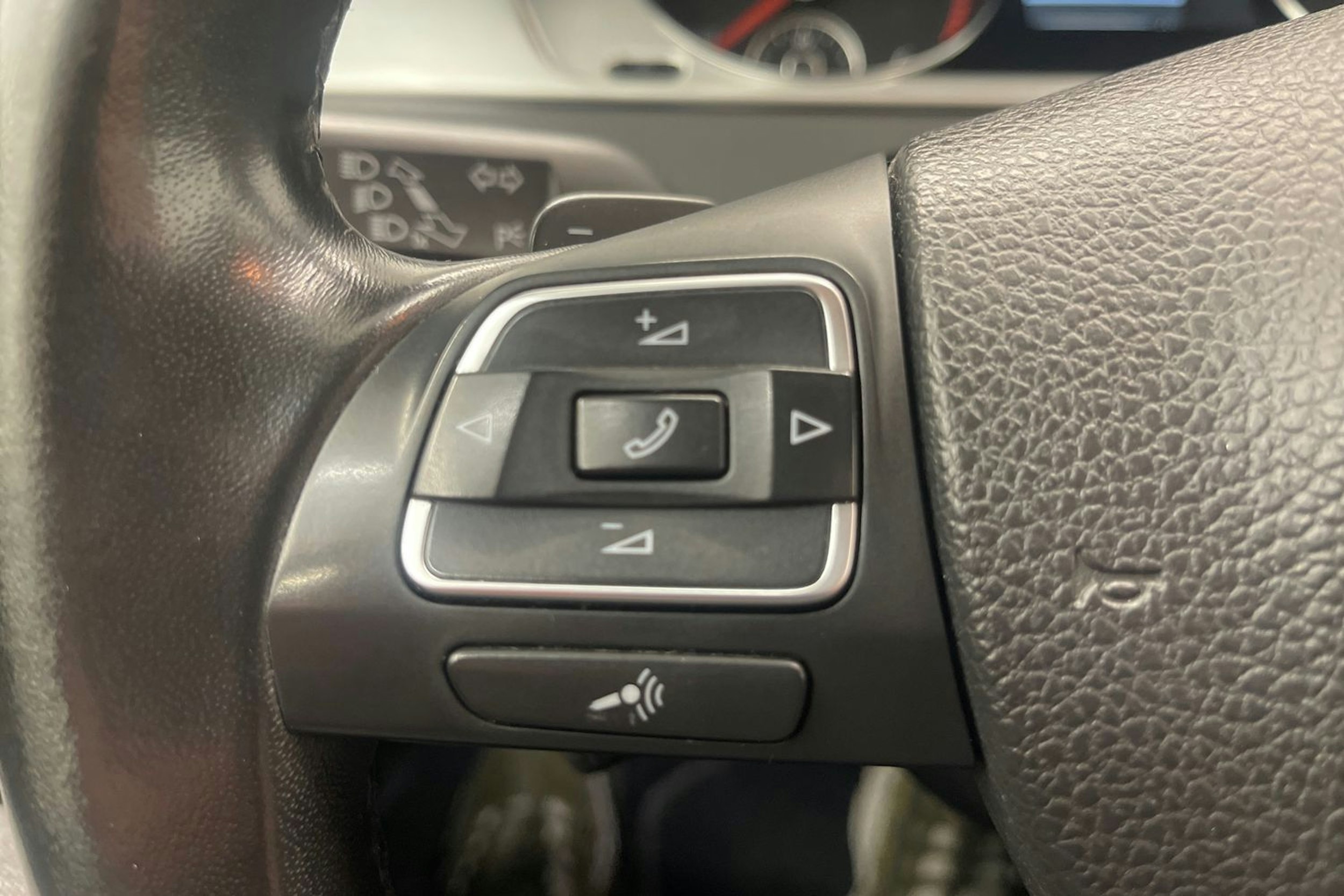 Valkoinen Volkswagen PASSAT 2012 kuva 17.