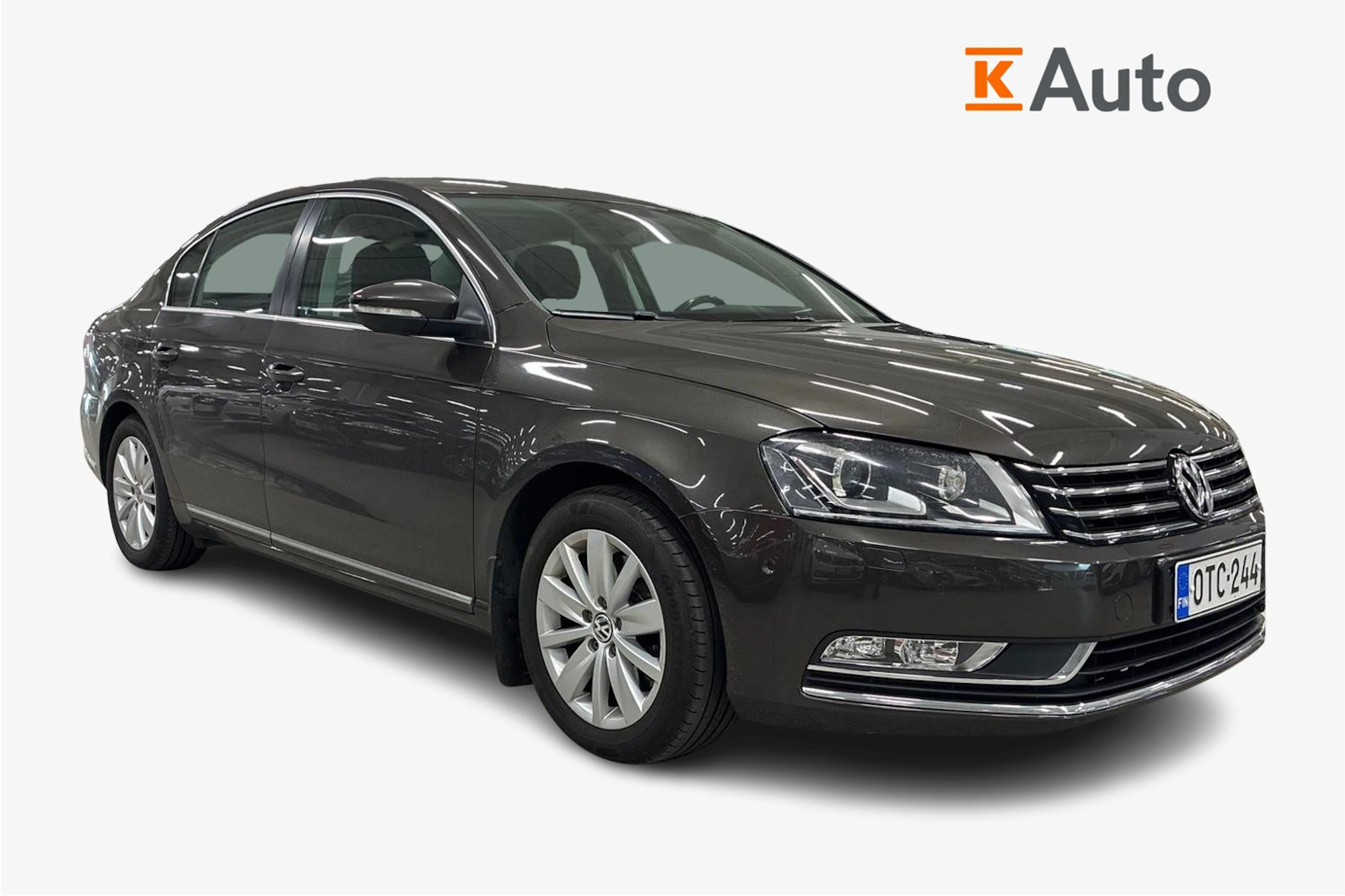 ruskea (beige) Volkswagen Passat 2012 kuva 1.