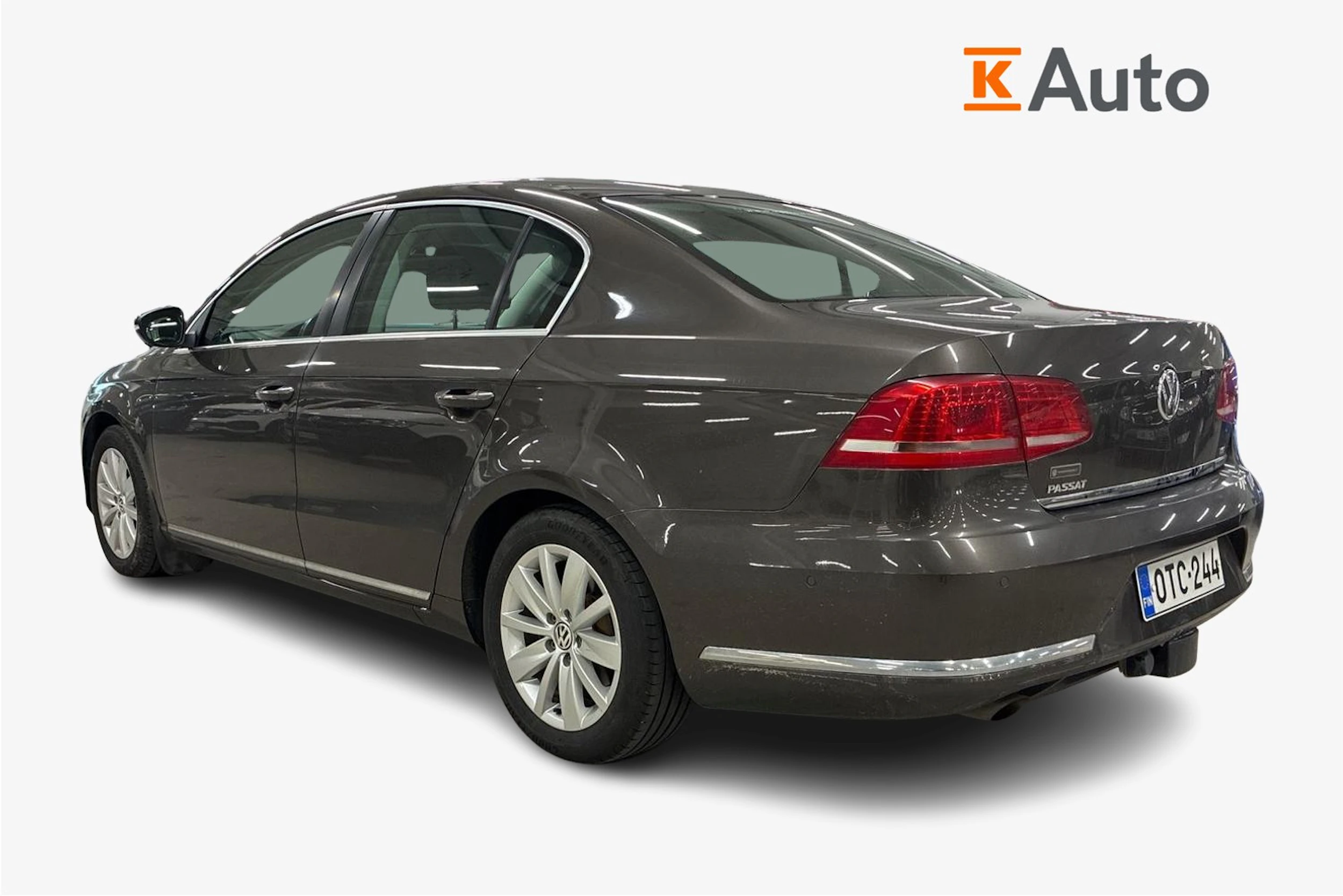 ruskea (beige) Volkswagen Passat 2012 kuva 2.