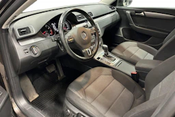 ruskea (beige) Volkswagen Passat 2012 kuva 6.