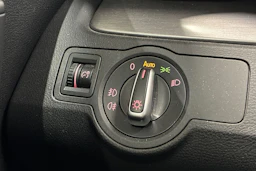 ruskea (beige) Volkswagen Passat 2012 kuva 17.