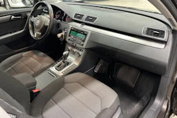 ruskea (beige) Volkswagen Passat 2012 kuva 25.