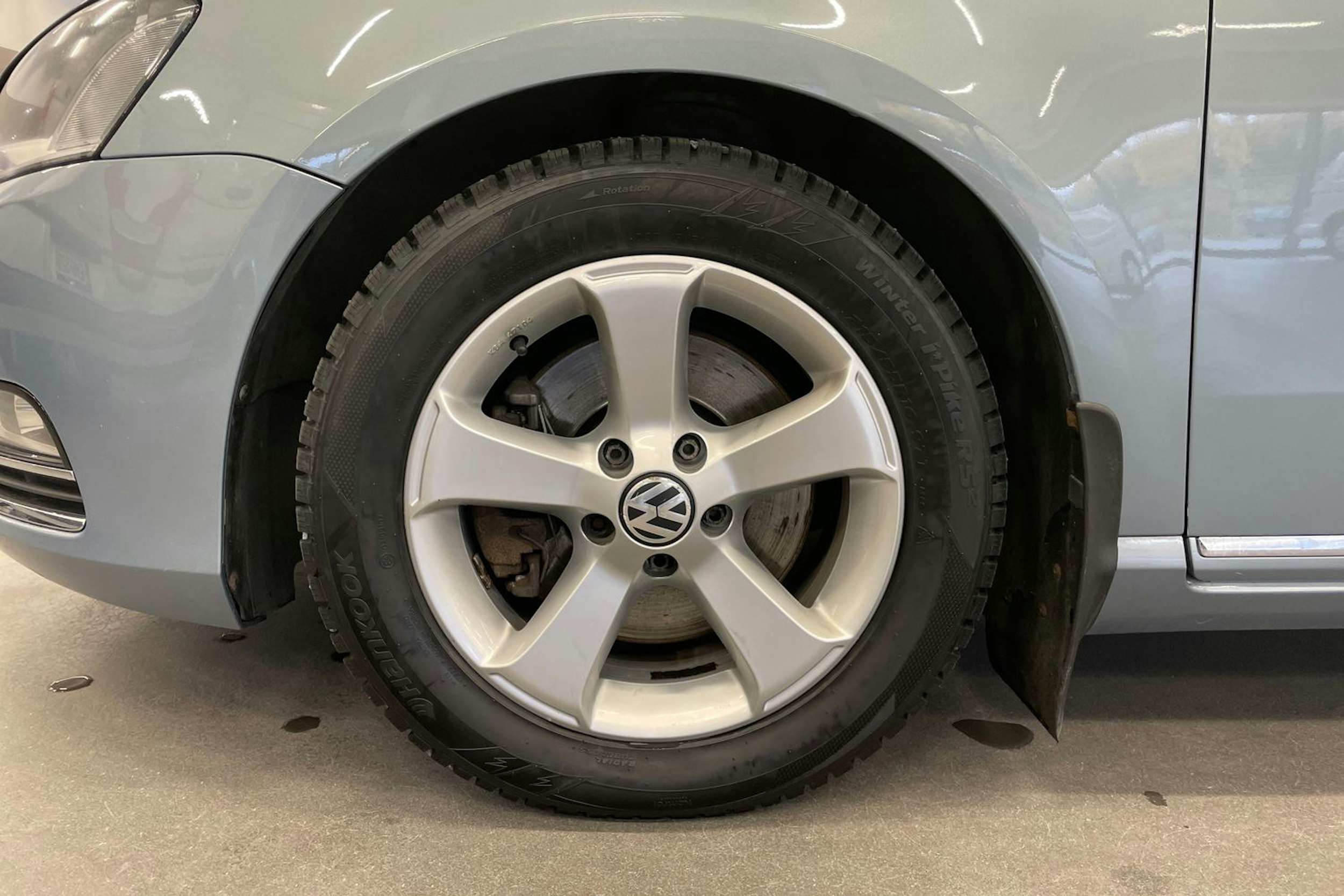 harmaa Volkswagen Passat 2012 kuva 11.