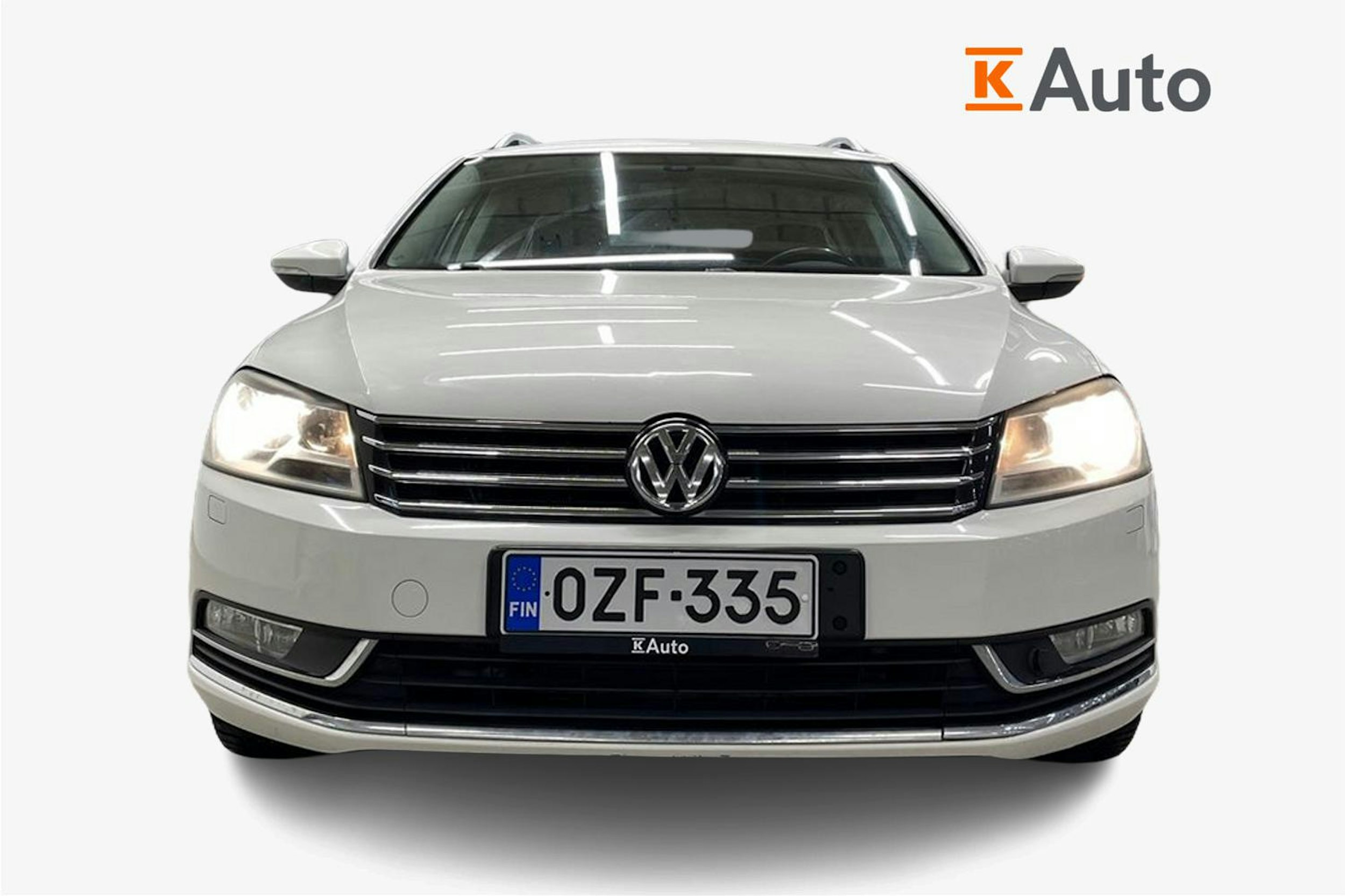 valkoinen Volkswagen Passat 2012 kuva 5.