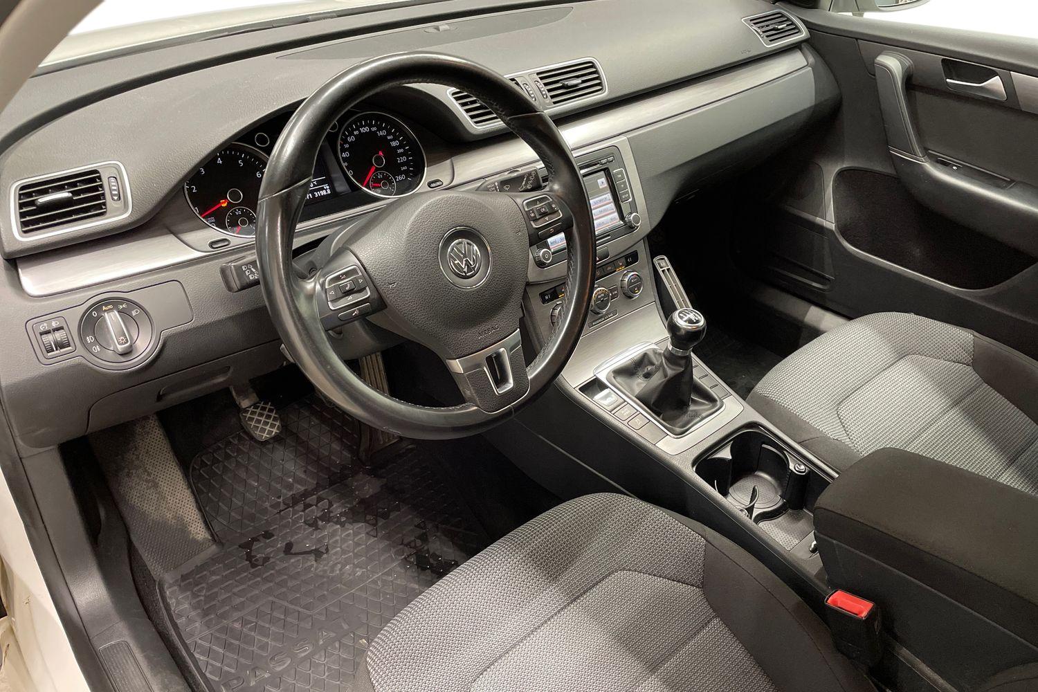 Volkswagen Passat 2012, kuva 6/28
