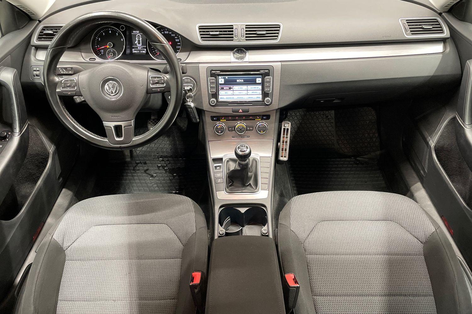 Volkswagen Passat 2012, kuva 7/28