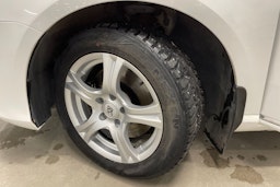 valkoinen Volkswagen Passat 2012 kuva 13.