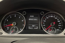 valkoinen Volkswagen Passat 2012 kuva 16.