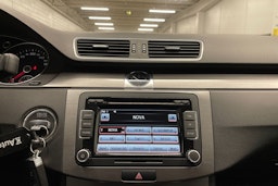 valkoinen Volkswagen Passat 2012 kuva 17.