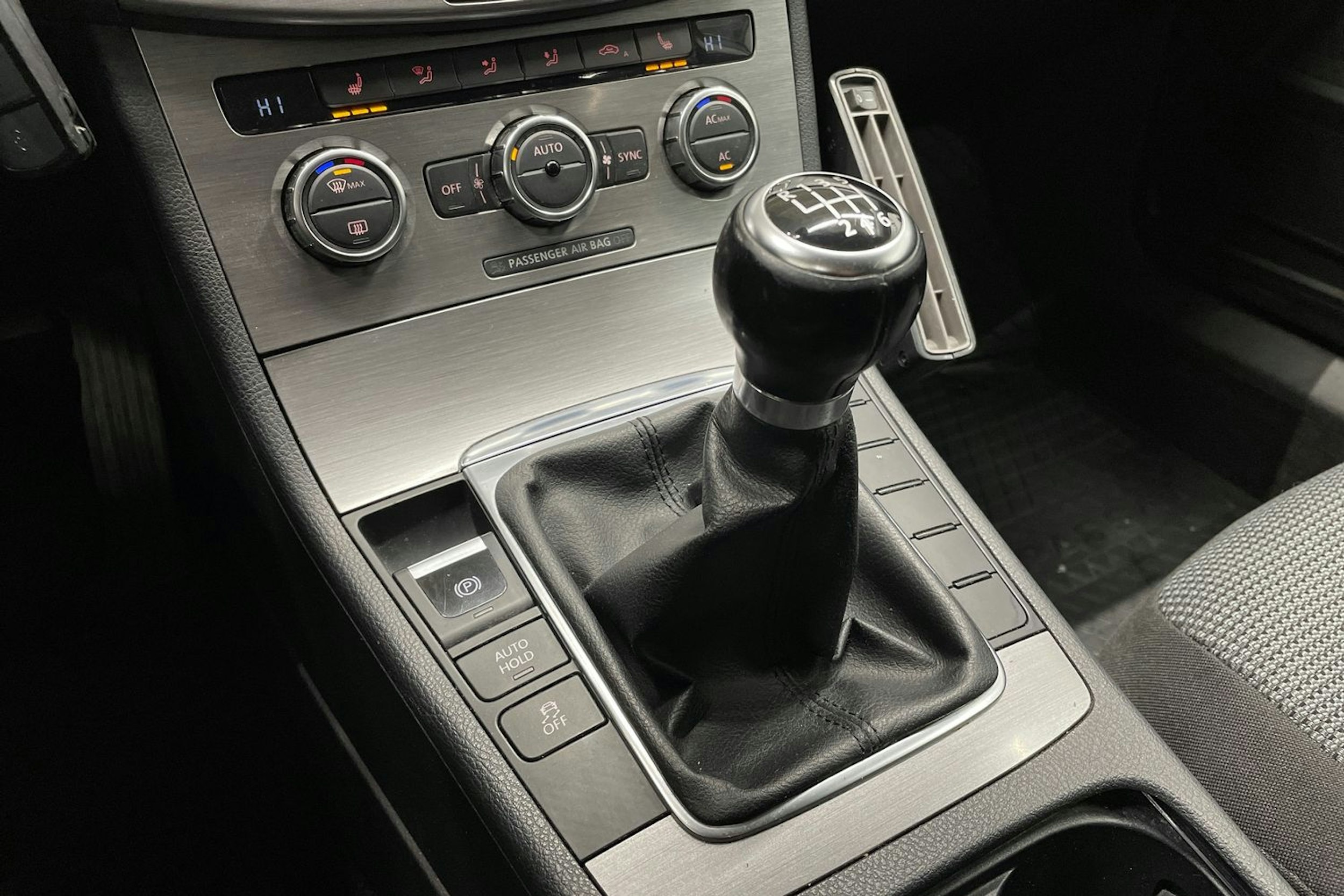 valkoinen Volkswagen Passat 2012 kuva 19.