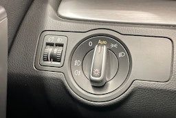 valkoinen Volkswagen Passat 2012 kuva 20.