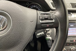 valkoinen Volkswagen Passat 2012 kuva 22.