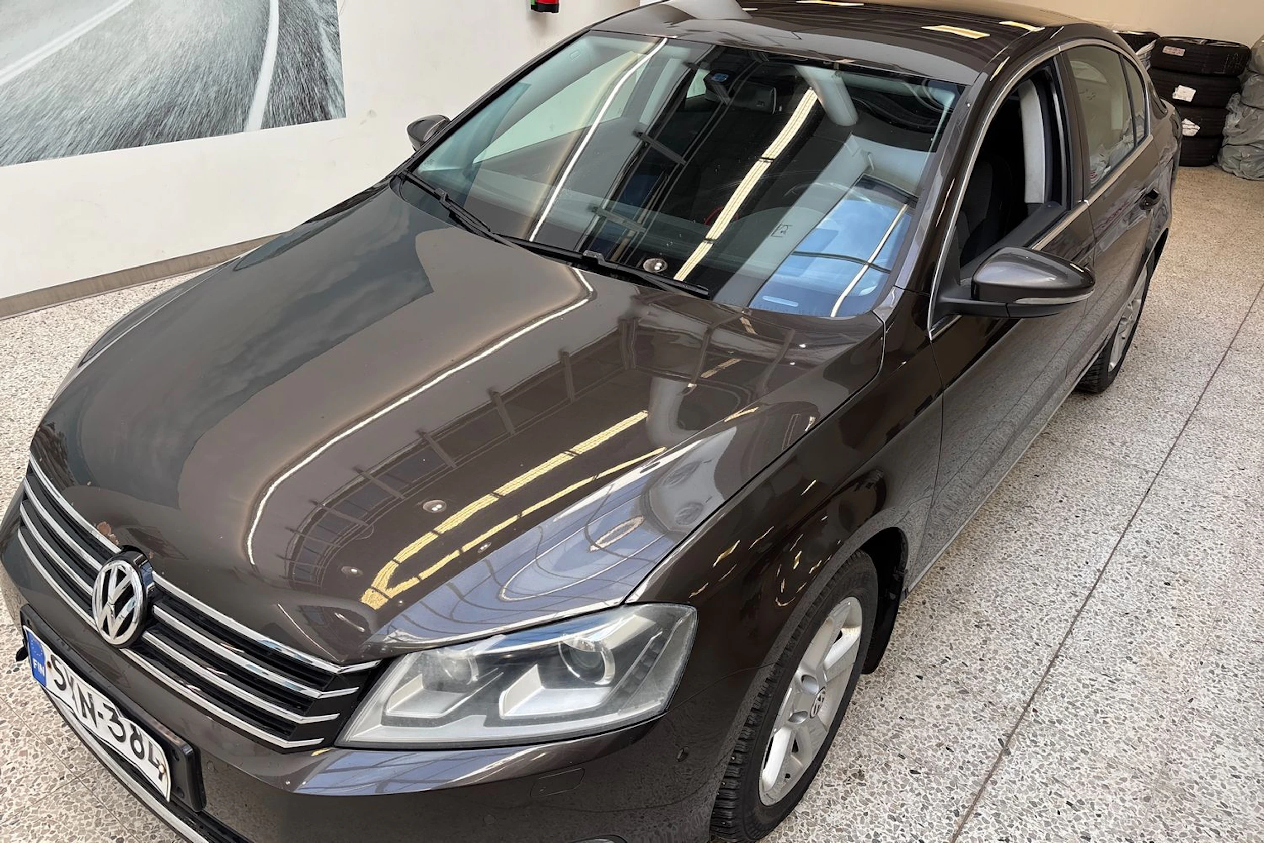 Ruskea (beige) Volkswagen PASSAT 2012 kuva 15.