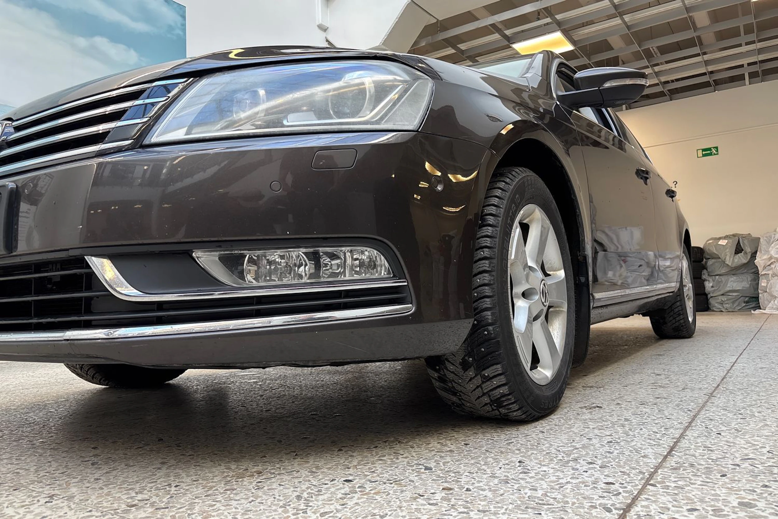 Ruskea (beige) Volkswagen PASSAT 2012 kuva 16.