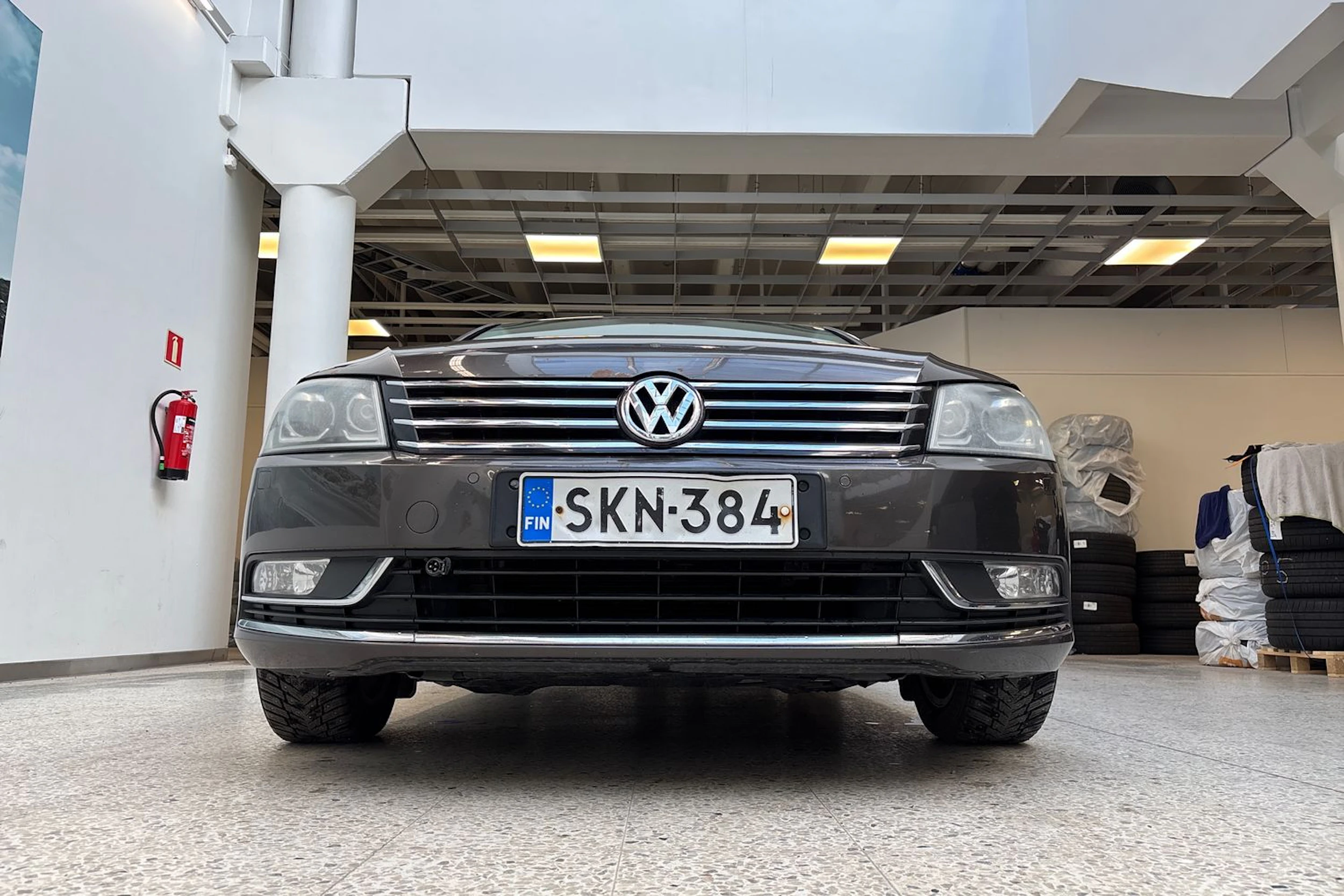 Ruskea (beige) Volkswagen PASSAT 2012 kuva 18.