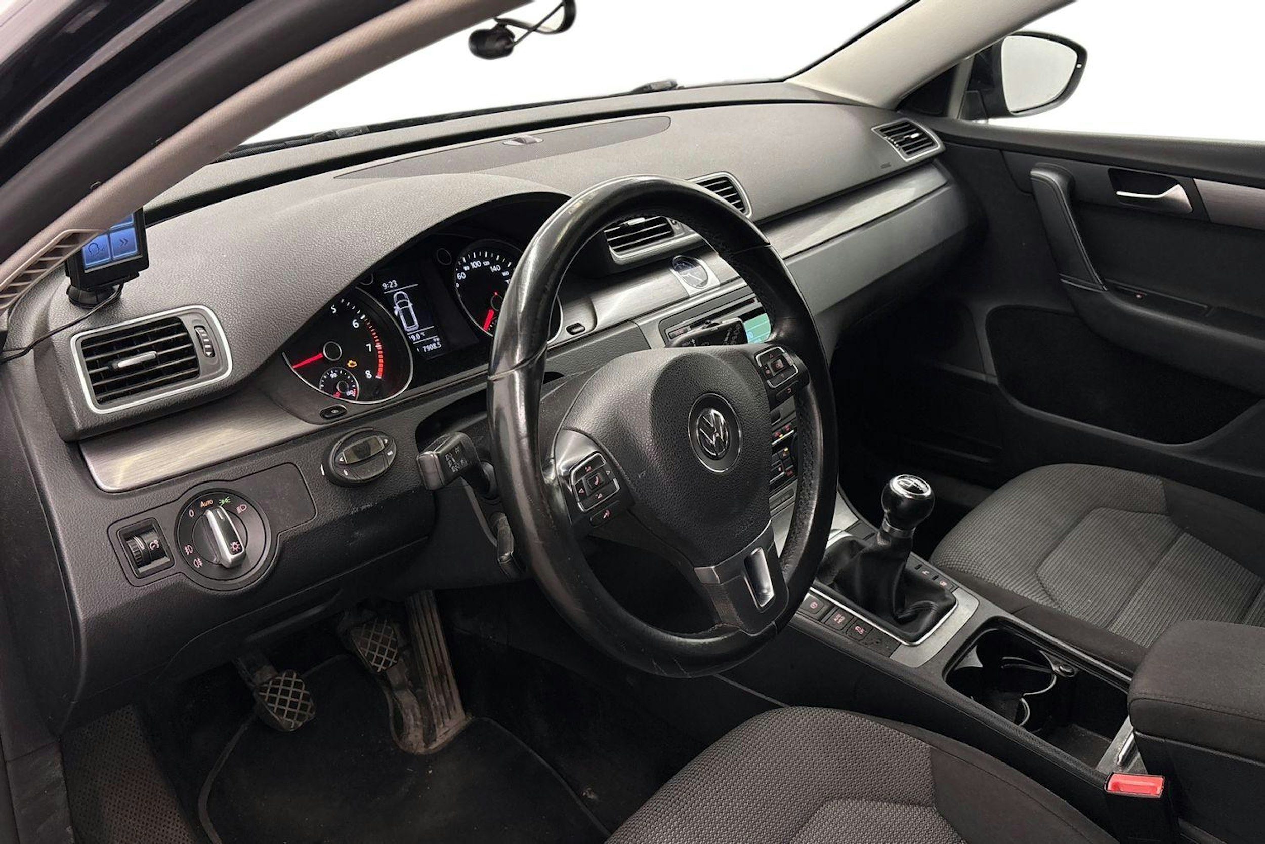 Musta Volkswagen PASSAT 2012 kuva 2.