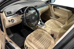 ruskea (beige) Volkswagen Passat 2012 kuva 6.