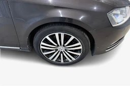 ruskea (beige) Volkswagen Passat 2012 kuva 9.
