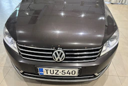 ruskea (beige) Volkswagen Passat 2012 kuva 13.