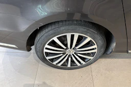 ruskea (beige) Volkswagen Passat 2012 kuva 18.