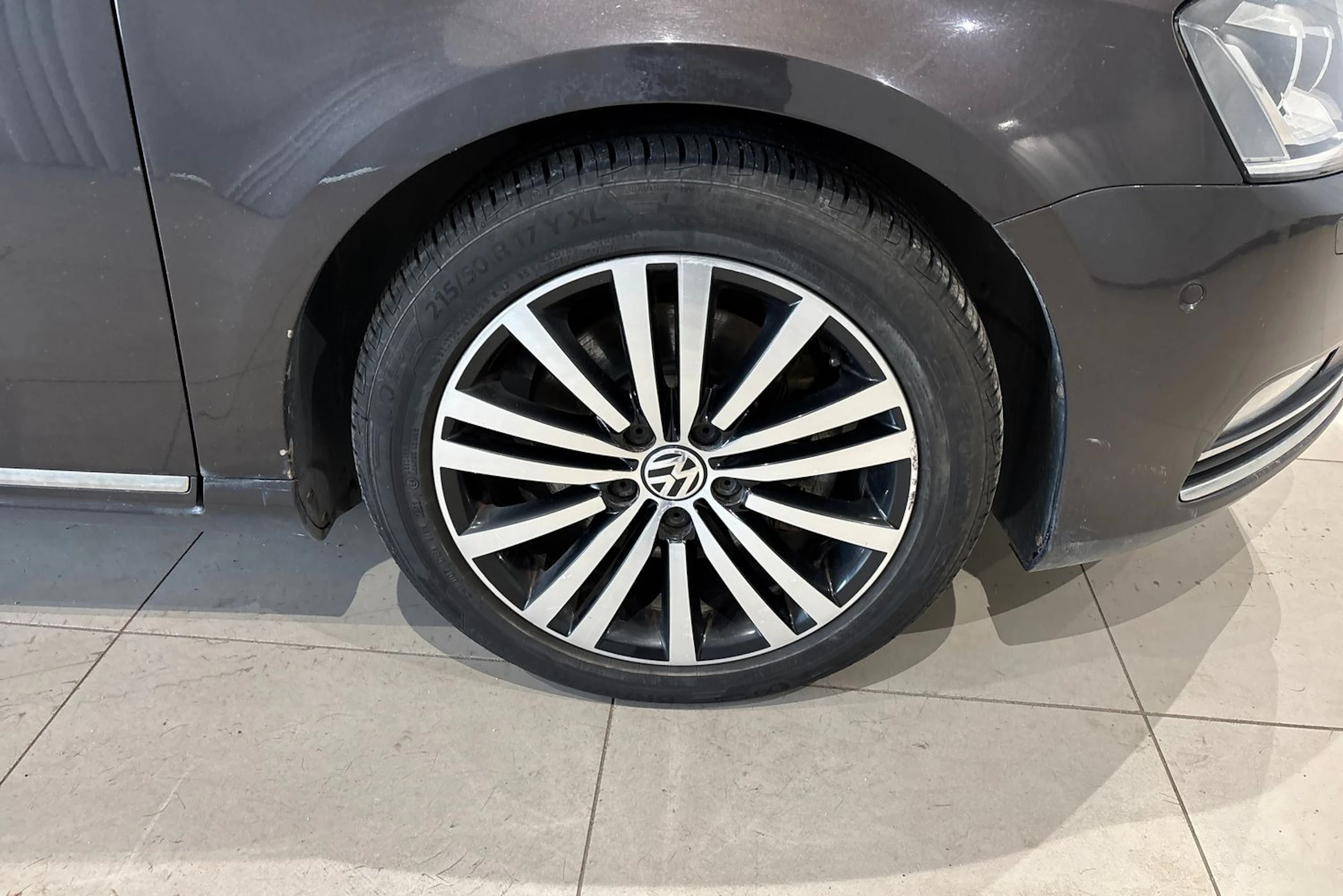 ruskea (beige) Volkswagen Passat 2012 kuva 19.