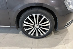 ruskea (beige) Volkswagen Passat 2012 kuva 19.