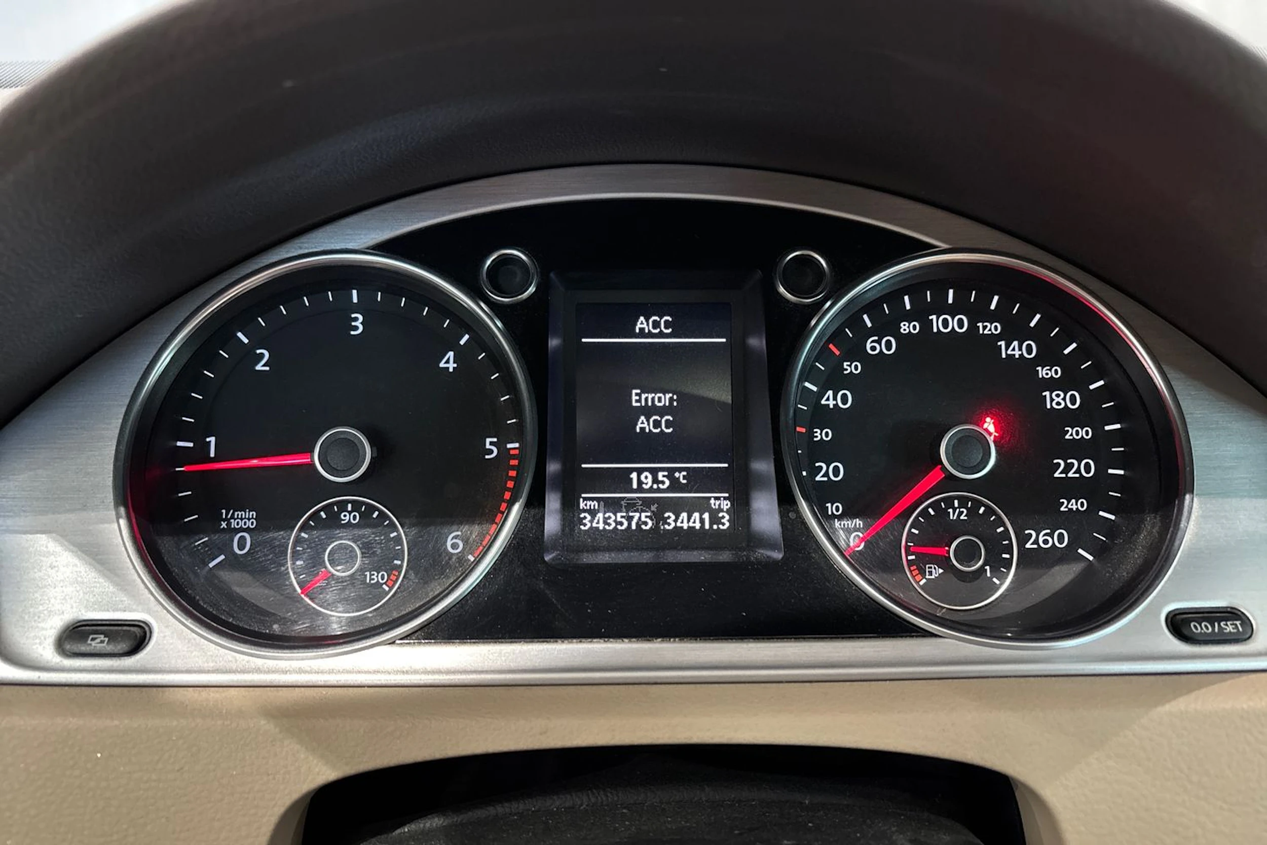 ruskea (beige) Volkswagen Passat 2012 kuva 20.