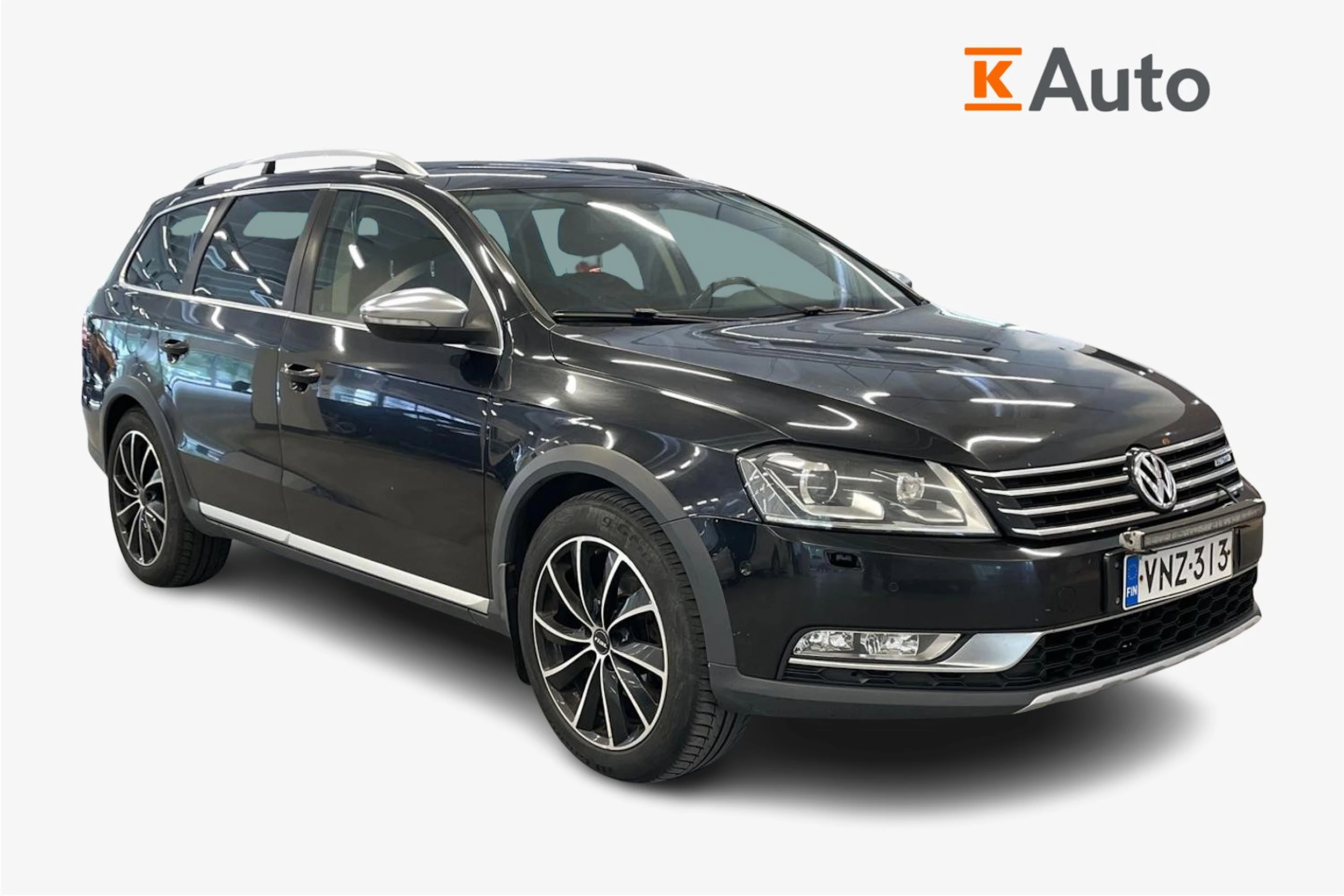 Musta Volkswagen PASSAT 2012 kuva 1.