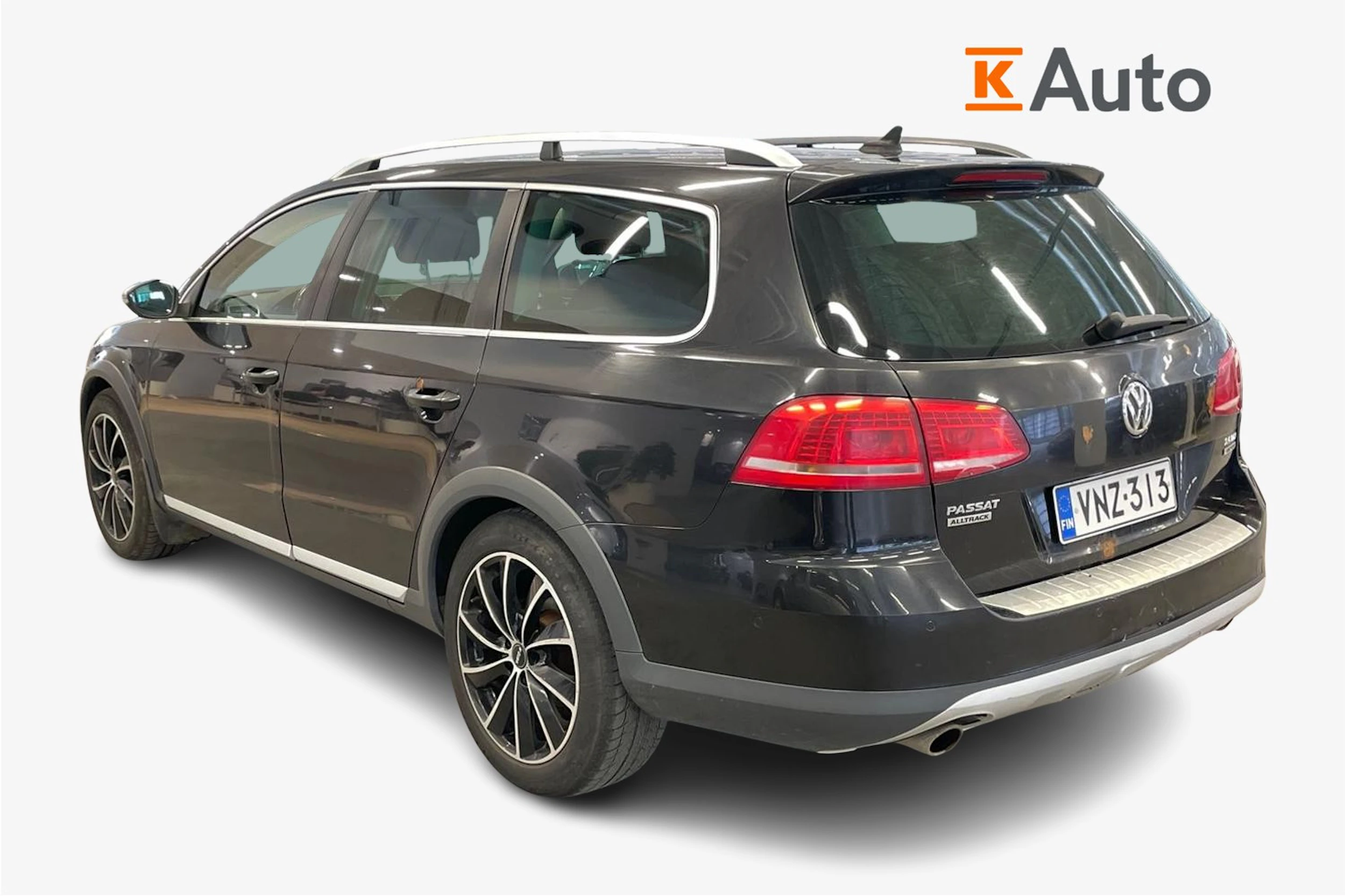 Musta Volkswagen PASSAT 2012 kuva 2.
