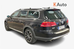 Musta Volkswagen PASSAT 2012 kuva 2.