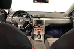 Musta Volkswagen PASSAT 2012 kuva 7.