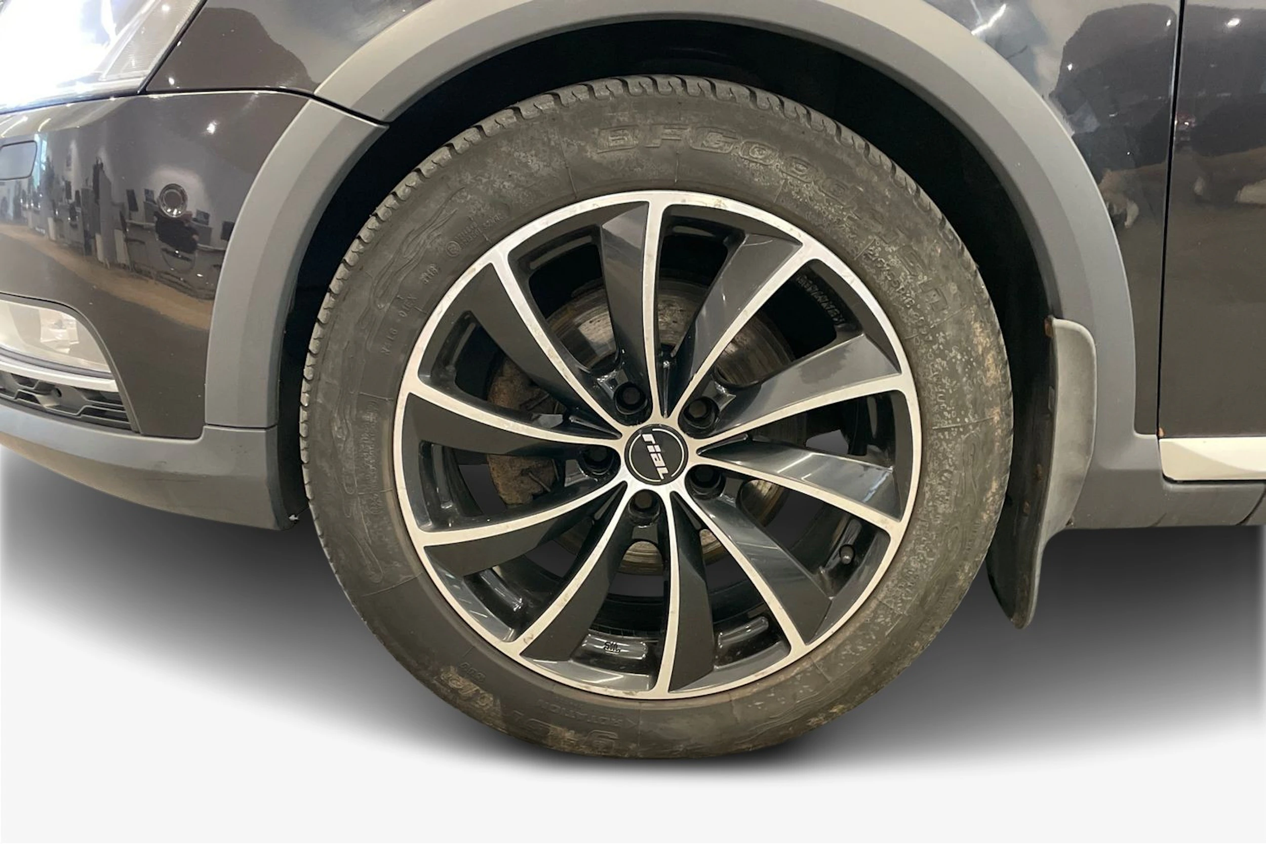 Musta Volkswagen PASSAT 2012 kuva 9.