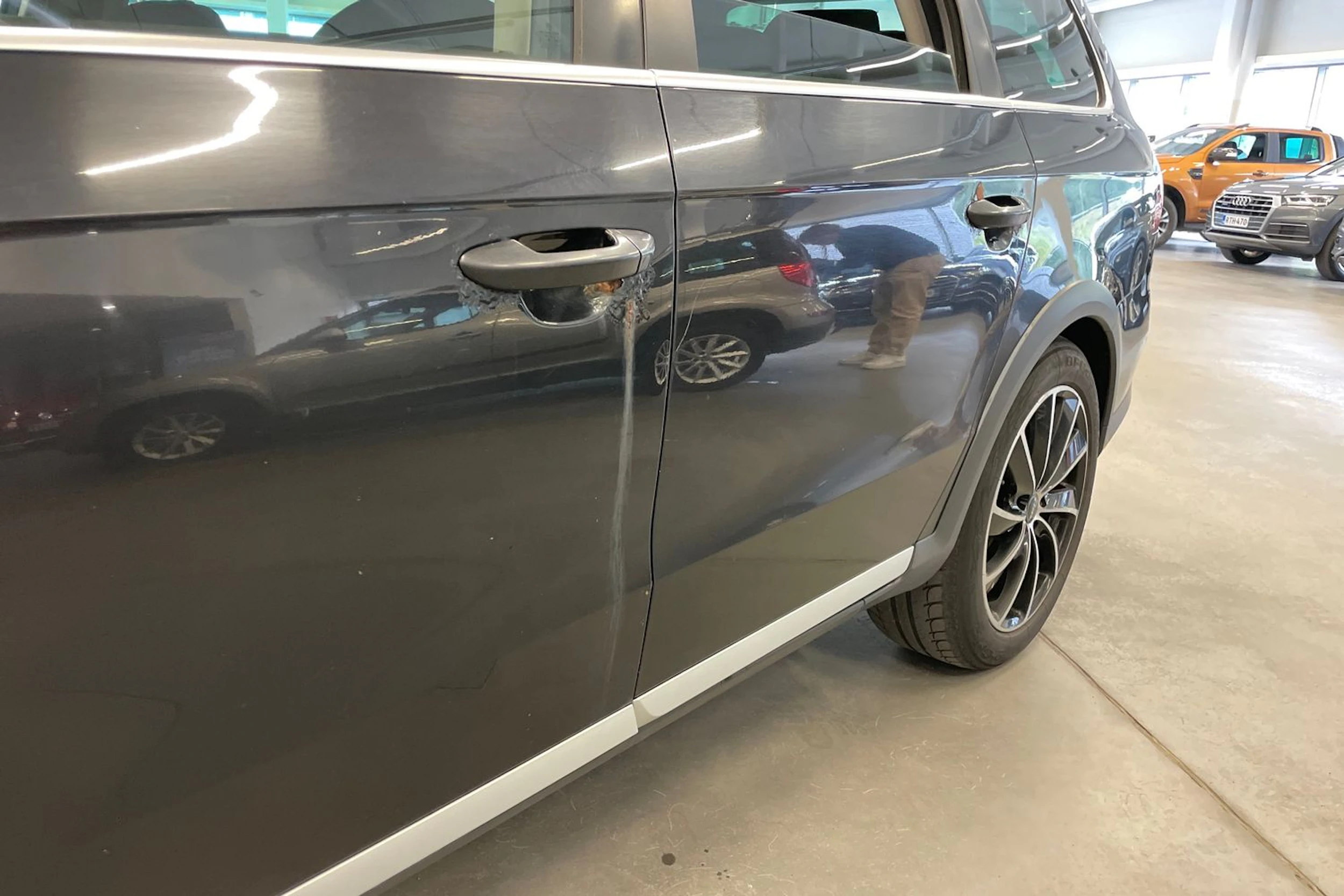 Musta Volkswagen PASSAT 2012 kuva 13.