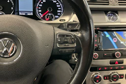 Musta Volkswagen PASSAT 2012 kuva 17.