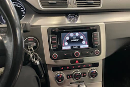 Musta Volkswagen PASSAT 2012 kuva 19.