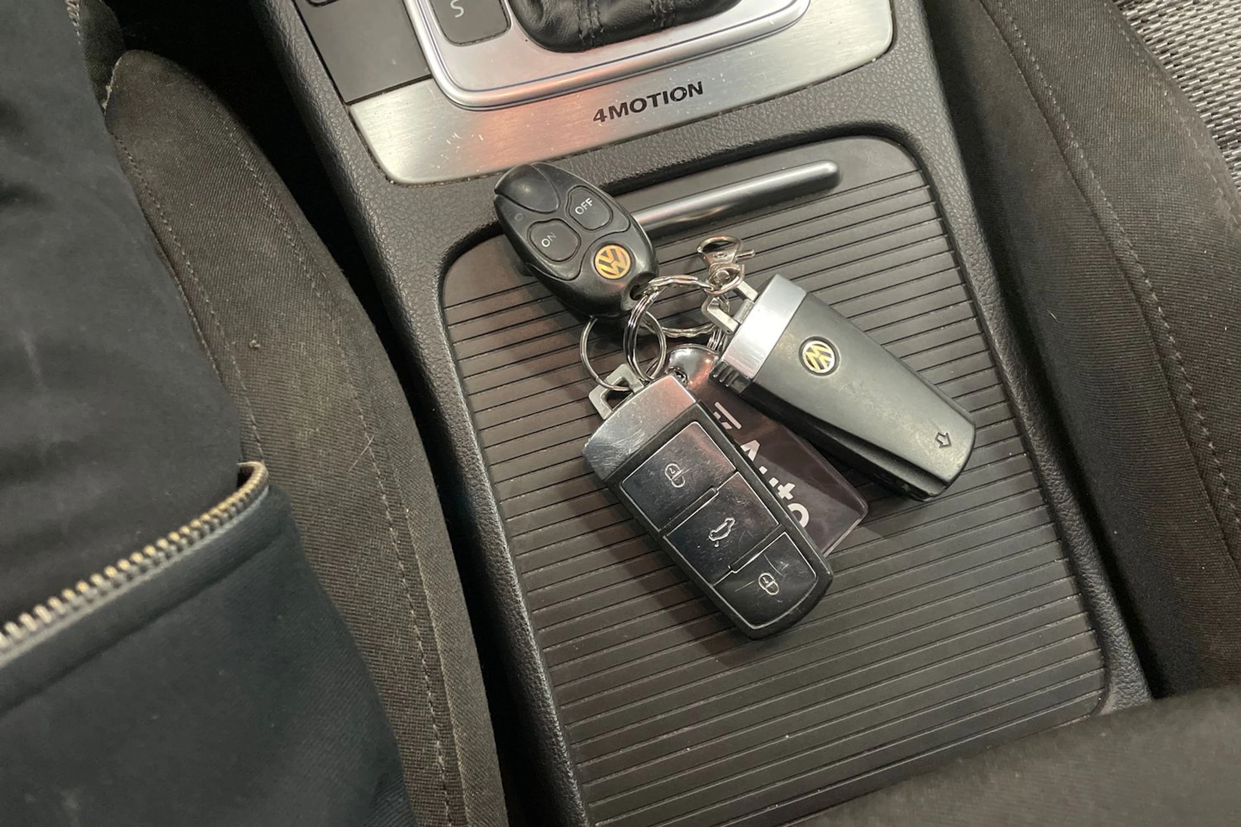Musta Volkswagen PASSAT 2012 kuva 21.
