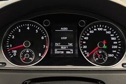 Ruskea (beige) Volkswagen PASSAT 2012 kuva 17.